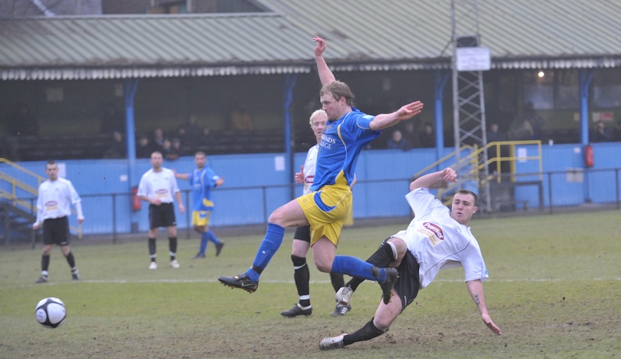 Ian Dunn scores v WsM home 6 02 2010 copy