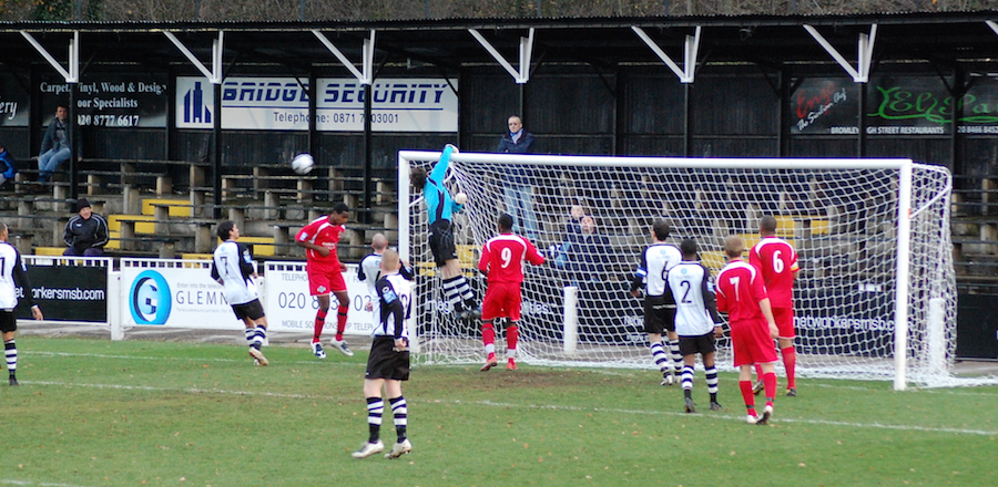 James Quilters cross clips the top of the crossbar copy