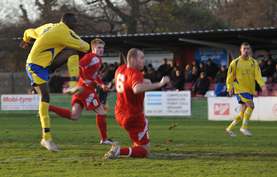 Sakho Bakare opens the scoring at Hemel