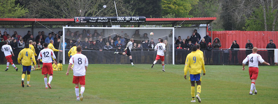 Steve Diggin scores Brackleys sixth goal